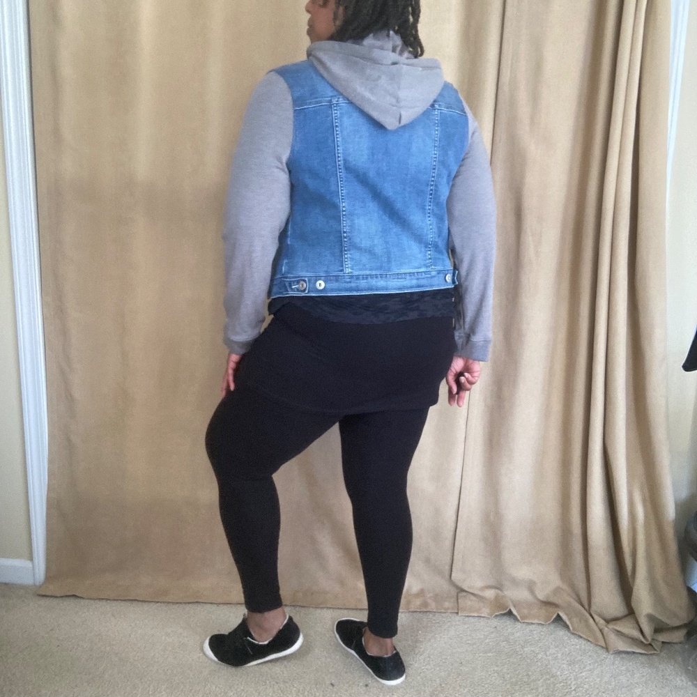 Torrid Trucker Jean Jacket with Fleece Sleeves Medium Wash, size 1X (14/… - Picture 2 of 14